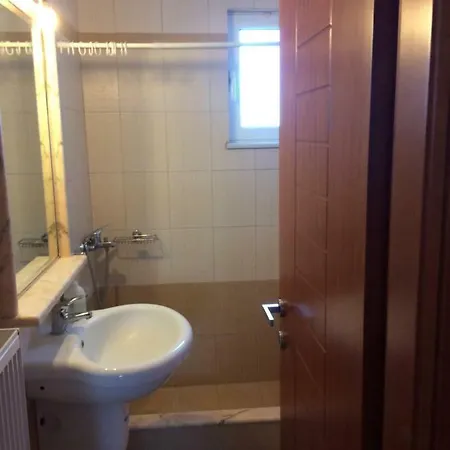Tsichlaki Eirini House 度假居 *